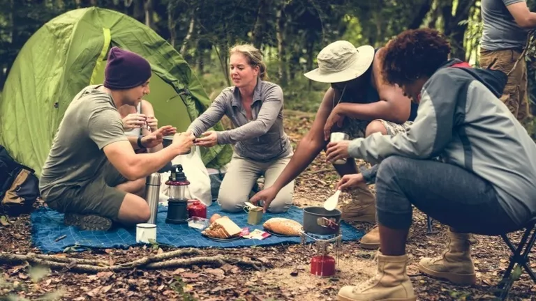 5 OUTDOOR ACTIVITIES NEAR REDMOND TO EXPERIENCE WHILE HIGH_CAMPING.png