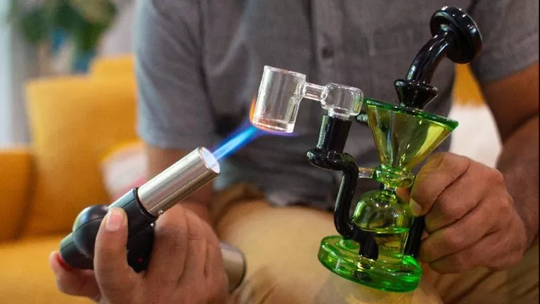 How to Dab Weed Concentrates, Waxes and Oils_How to Dab.png